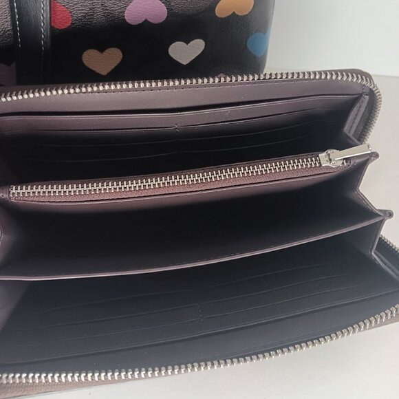 COACH GALLERY TOTE SIGNATURE CANVAS HEART PRINT W/ MATCHING WALLET - Picture 3 of 15